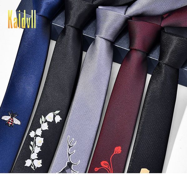 2020 designer new fashion 5cm slim embroidery ties for men zipper neckties formal casual work creative accessories with gift box, Black;gray
2020 designer new fashion 5cm slim embroidery ties for men zipper neckties formal casual work creative accessories with gift box, Black;gray