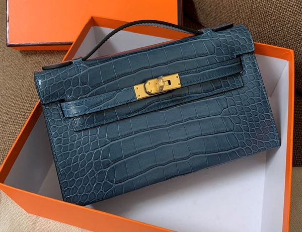 factory wholesale calf skin with crocodile blue mini keily 22cm,handmade with wax thread keily purse, gold and silver hardware
factory wholesale calf skin with crocodile blue mini keily 22cm,handmade with wax thread keily purse, gold and silver hardware