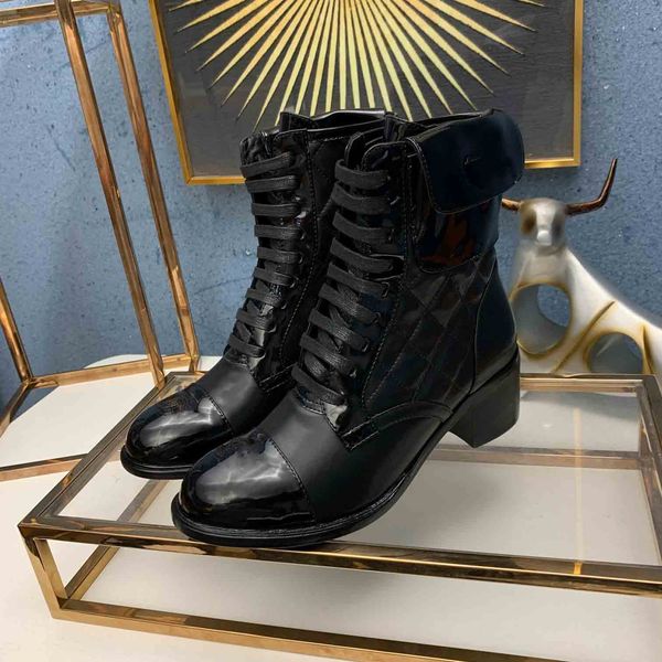 2021 new designer lace-up boots, good quality luxury patent leather boots, designer martin boots, luxury winter women's boots, Black
2021 new designer lace-up boots, good quality luxury patent leather boots, designer martin boots, luxury winter women's boots, Black