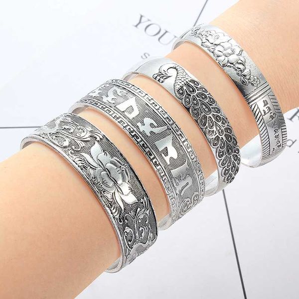 new 1pcs alloy ancient silver color totem bangle cuff flower bracelet tribal jewelry accessories for women girls gifts, Black
new 1pcs alloy ancient silver color totem bangle cuff flower bracelet tribal jewelry accessories for women girls gifts, Black