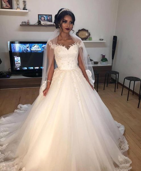 arabic off shoulder lace wedding dresses with beaded appliques sweep train tulle a line wedding bridal gowns, White
arabic off shoulder lace wedding dresses with beaded appliques sweep train tulle a line wedding bridal gowns, White