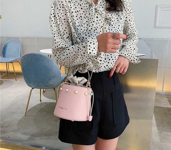 fashion bucket woman shoulder bag new summer beach crossbody bags for women 2020 new small messenger bag lady travel02
fashion bucket woman shoulder bag new summer beach crossbody bags for women 2020 new small messenger bag lady travel02
