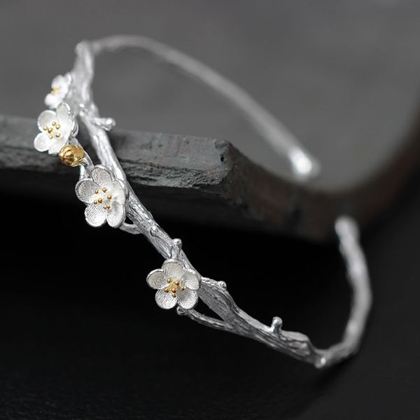 s925 silver bracelet female opening can be manually adjusted creative plum blossom silver rain flower bracelet retro classic literature
s925 silver bracelet female opening can be manually adjusted creative plum blossom silver rain flower bracelet retro classic literature