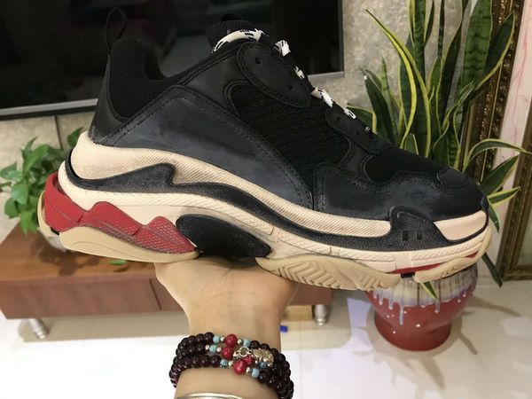 the new fashion luxury designers sports casual shoe triple s designer low old dad sneaker combination soles boots mens womens runner shoes, Black
the new fashion luxury designers sports casual shoe triple s designer low old dad sneaker combination soles boots mens womens runner shoes, Black
