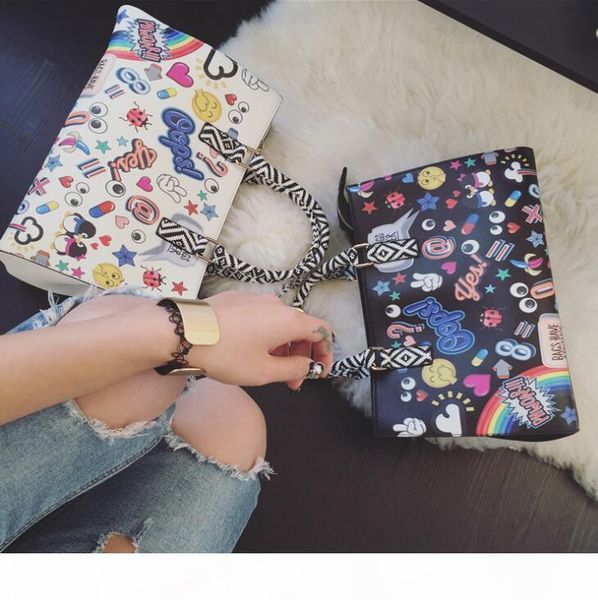 2020 wholesale women shipping bags graffiti handbags totes shoulder bags
2020 wholesale women shipping bags graffiti handbags totes shoulder bags
