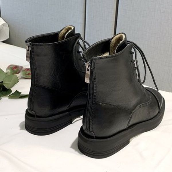 2020 autumn and winter new low-heel fashion women's boots short tube lace up all-match plus size women's boots, Black
2020 autumn and winter new low-heel fashion women's boots short tube lace up all-match plus size women's boots, Black