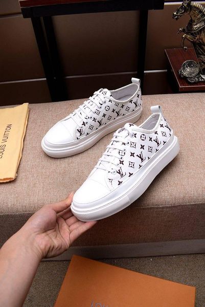 2021h limited edition men 's leather fashion wild sports shoes casual shoes ,comfortable low -shoes ,send the original box packagi, Black
2021h limited edition men 's leather fashion wild sports shoes casual shoes ,comfortable low -shoes ,send the original box packagi, Black