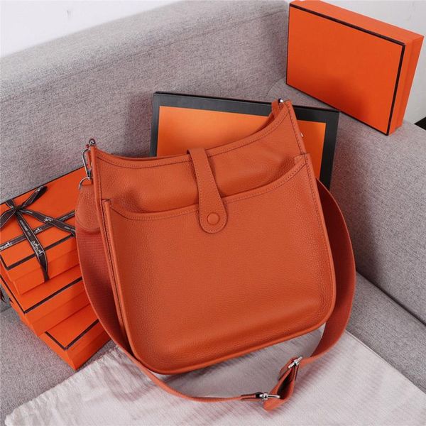 luxury shoulder bag designer handbag fashion handbag women messenger bag leather material fashion casual men gift bag
luxury shoulder bag designer handbag fashion handbag women messenger bag leather material fashion casual men gift bag