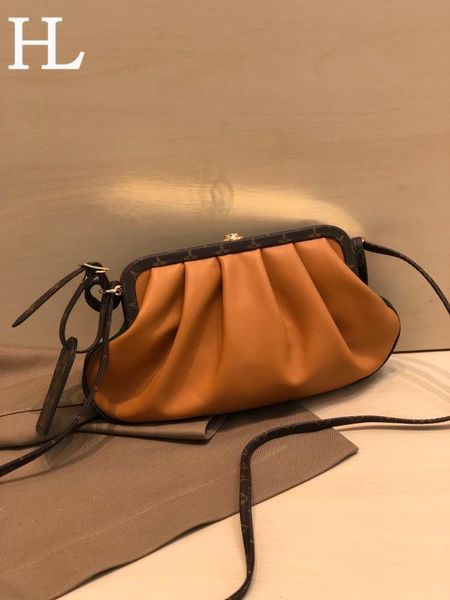 the ladies luxury fashion shoulder bag women bag 100% leather brand famous ladies handbag ing
the ladies luxury fashion shoulder bag women bag 100% leather brand famous ladies handbag ing