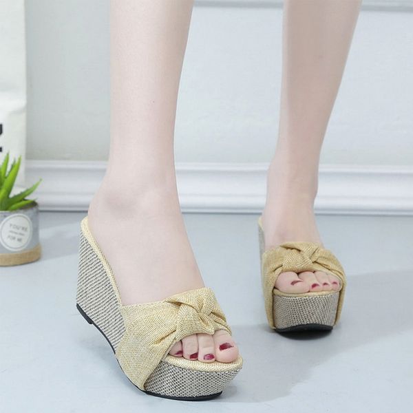 женщины клинья тапочки summer casual высокие каблуки платформы слайды peep toe открытый пляж толстые мягкое дно тапочка обувь 2020, Black
женщины клинья тапочки summer casual высокие каблуки платформы слайды peep toe открытый пляж толстые мягкое дно тапочка обувь 2020, Black