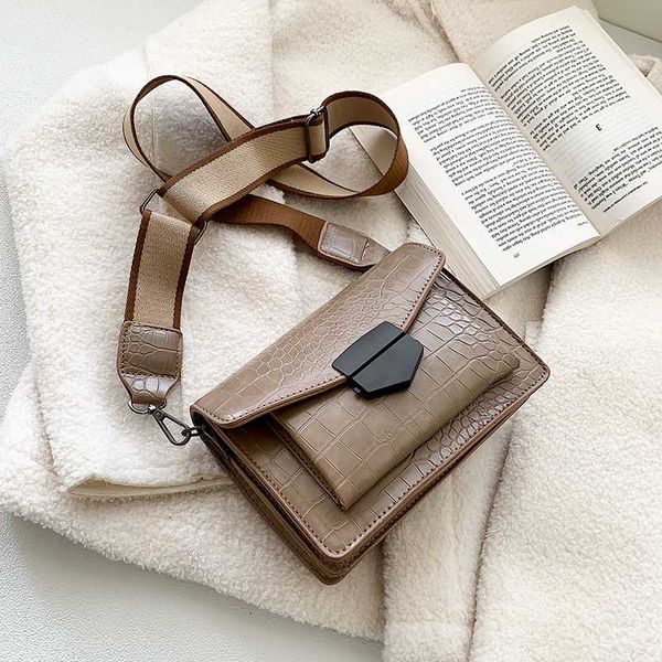 2020 new mini handbags wide shoulder strap messenger bag purse simple style crossbody bags fashion ins ultra fire retro pu women
2020 new mini handbags wide shoulder strap messenger bag purse simple style crossbody bags fashion ins ultra fire retro pu women