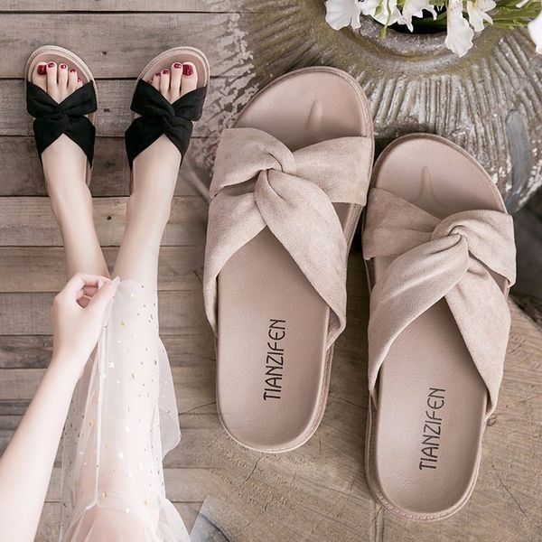 2020 spring and summer new fashion large size slippers female thick bottom beach sandals wild comfortable non-slip bottom, Black
2020 spring and summer new fashion large size slippers female thick bottom beach sandals wild comfortable non-slip bottom, Black
