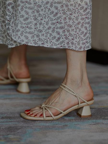 apricot leather women summer slippers square toe cross strap sandals vintage red casual slides shoes fashion blue zapatos femmes, Black
apricot leather women summer slippers square toe cross strap sandals vintage red casual slides shoes fashion blue zapatos femmes, Black