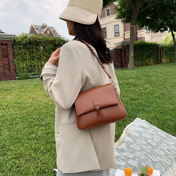 vintage pu leather shoulder bag luxury handbags women bags designer 2020 fashion ladies hand bags summer bag new trend tote
vintage pu leather shoulder bag luxury handbags women bags designer 2020 fashion ladies hand bags summer bag new trend tote