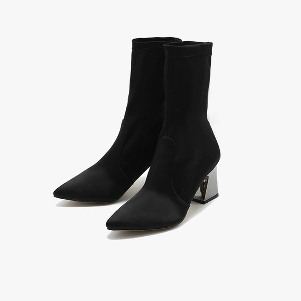 2020 new autumn winter women's boots pointed chunky with satin middle boot size 34-39, Black
2020 new autumn winter women's boots pointed chunky with satin middle boot size 34-39, Black