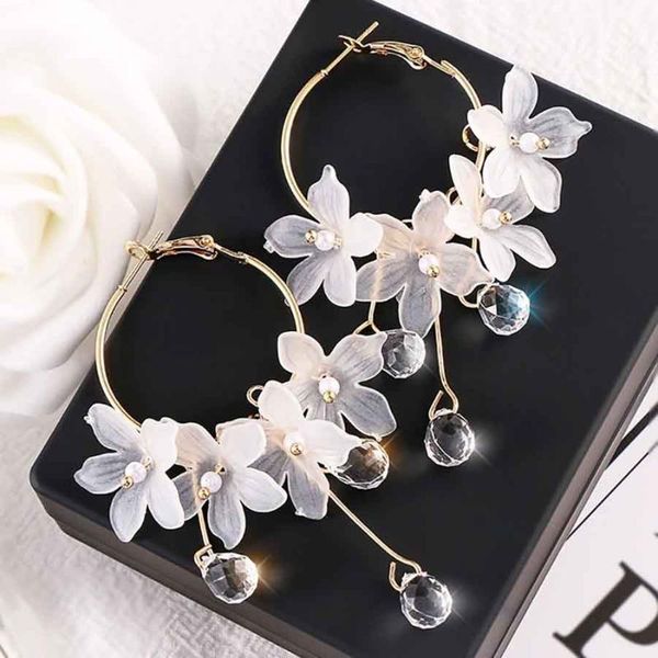 hoop & huggie 2021 fashion jewelry gold plated resin flower big circle earrings brincos pearl crystal water drop for women, Golden;silver
hoop & huggie 2021 fashion jewelry gold plated resin flower big circle earrings brincos pearl crystal water drop for women, Golden;silver