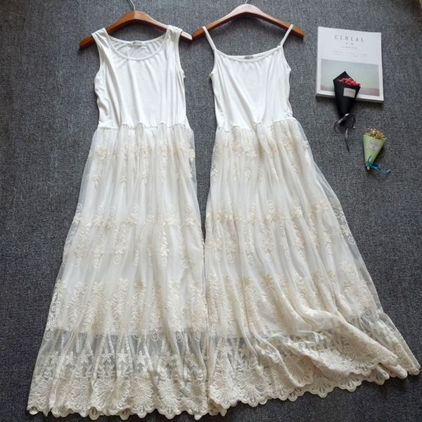 2020 spring sleeveless sling lace dress women modal mesh long white dress female embroidered home dresses women casual, Black;gray
2020 spring sleeveless sling lace dress women modal mesh long white dress female embroidered home dresses women casual, Black;gray