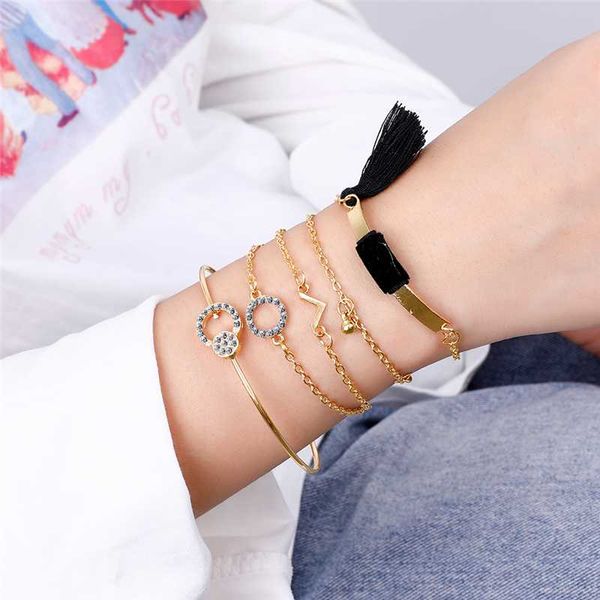 Exquisite 5 pcs/Set Alloy Bangle Bracelets For Female Girl Jewelry Accessories Tassel Gold Beads Pendant Charm Bangles Pulseira
Exquisite 5 pcs/Set Alloy Bangle Bracelets For Female Girl Jewelry Accessories Tassel Gold Beads Pendant Charm Bangles Pulseira
