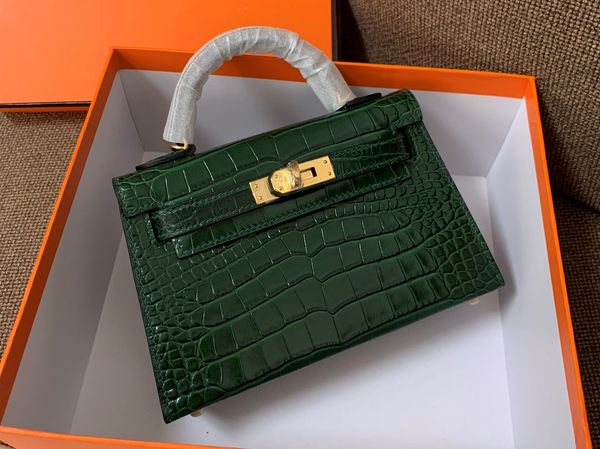 whosale handmade calf skin with crocodile grain green design mini bag19cm,wax thread,have gold and silver hardware,contact me for details
whosale handmade calf skin with crocodile grain green design mini bag19cm,wax thread,have gold and silver hardware,contact me for details