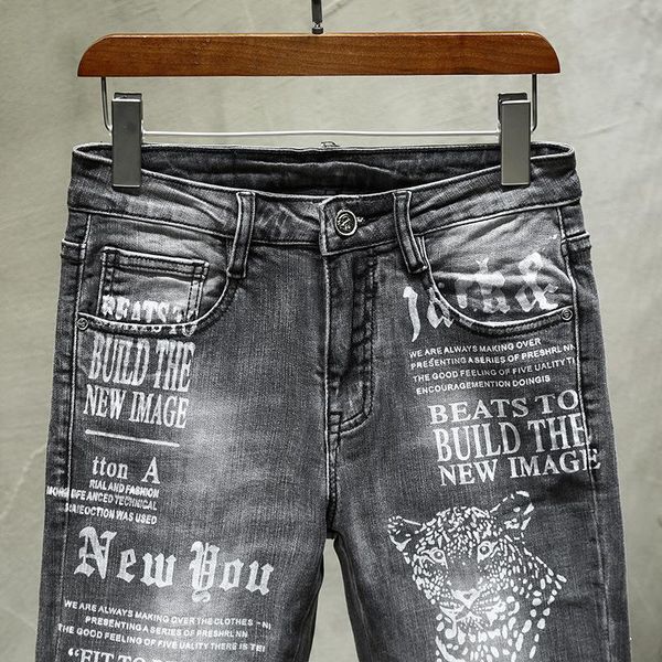 2020 new stretch black jeans men's autumn letter printed slim jeans european and american style printed and dyed denim pants, Blue
2020 new stretch black jeans men's autumn letter printed slim jeans european and american style printed and dyed denim pants, Blue