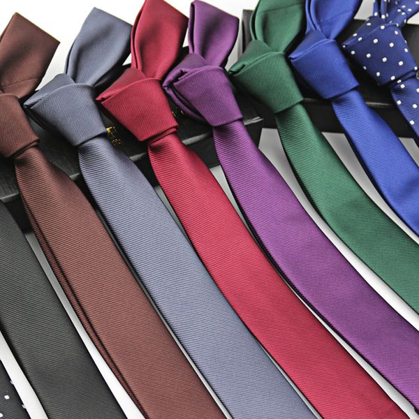 2020 new designers brands fashion business casual 4cm slim ties for men skinny solid color necktie student work with gift box, Black;gray
2020 new designers brands fashion business casual 4cm slim ties for men skinny solid color necktie student work with gift box, Black;gray