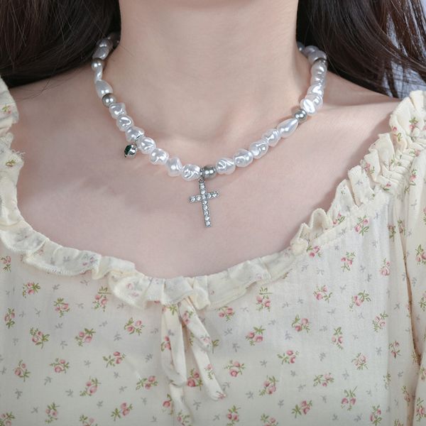 fashion 2020 new pearl necklace jewelry female religious cross necklace inlaid zircon pearl women's birthday gift, Silver
fashion 2020 new pearl necklace jewelry female religious cross necklace inlaid zircon pearl women's birthday gift, Silver