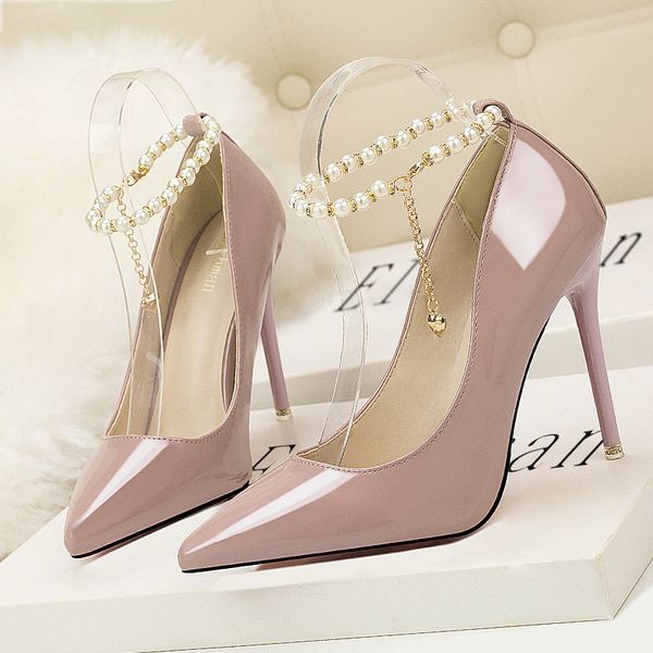 nice2020 korean style 740-2 fashionable elegant women's shoes thin high heel shallow mouth pointed pearl rhinestone single-line, Black
nice2020 korean style 740-2 fashionable elegant women's shoes thin high heel shallow mouth pointed pearl rhinestone single-line, Black