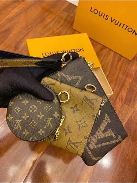 new mens fashion classic design casual credit card id holder hiqh quality real leather ultra slim wallet packet bag for mans womans
new mens fashion classic design casual credit card id holder hiqh quality real leather ultra slim wallet packet bag for mans womans