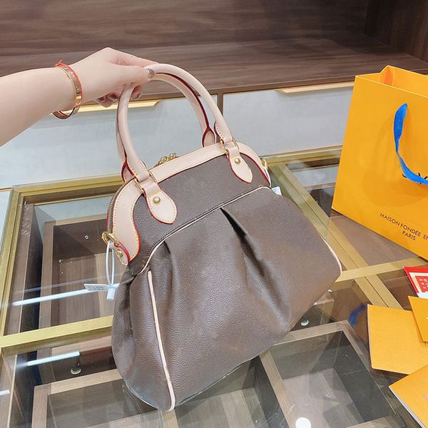 crossbody handbag shoulder messenger bag women vintage bag ladies old flower tote bag with v logo
crossbody handbag shoulder messenger bag women vintage bag ladies old flower tote bag with v logo