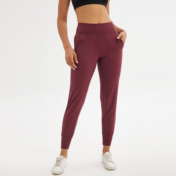 new yoga cropped pants high waist slimming nude slim jogging pants sports casual all-match yoga pants, Black;white
new yoga cropped pants high waist slimming nude slim jogging pants sports casual all-match yoga pants, Black;white