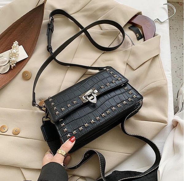 factory wholesale women bag embossed crocodile leather handbag stone womens shoulder bags personalized rivet fashion messenger handbags, Black;red
factory wholesale women bag embossed crocodile leather handbag stone womens shoulder bags personalized rivet fashion messenger handbags, Black;red