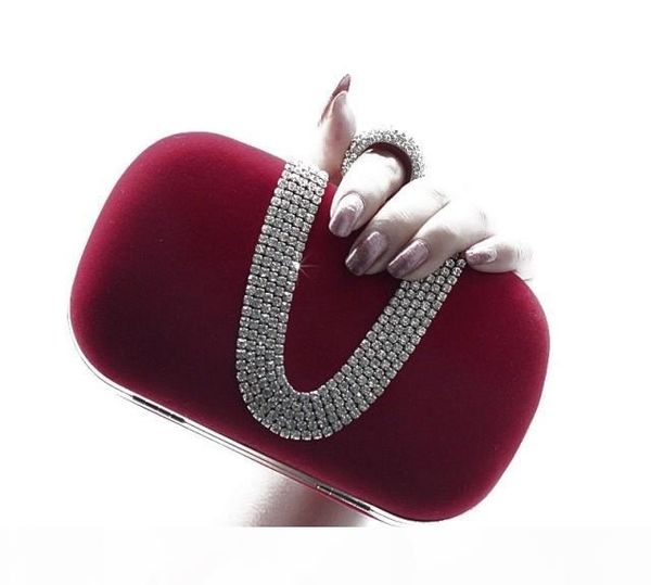 2017 selling fashion female diamond u shape diamond ring velvet evening bag luxury finger clutch purse wedding party bag with chain
2017 selling fashion female diamond u shape diamond ring velvet evening bag luxury finger clutch purse wedding party bag with chain