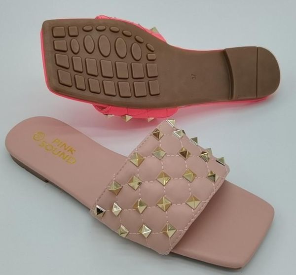 checkered rivet comfortable leather female slippers candy color pvc flat with women sandals beach slippers 36-42 sizes, Black
checkered rivet comfortable leather female slippers candy color pvc flat with women sandals beach slippers 36-42 sizes, Black