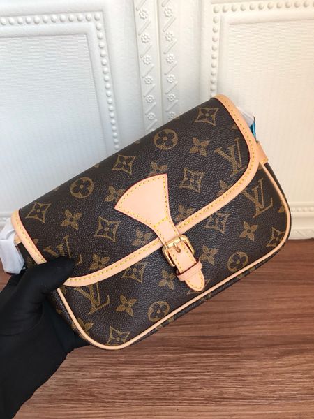 luxury designer handbags orignal leather lady messenger bag fashion satchel women shoulder bag presbyopic package croisette damier purse
luxury designer handbags orignal leather lady messenger bag fashion satchel women shoulder bag presbyopic package croisette damier purse