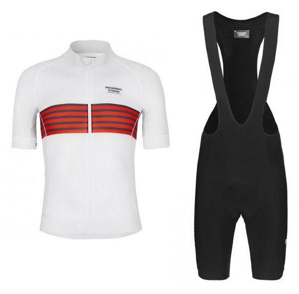 2020 new pro team short sleeve cycling jersey and bib shorrts set bicycle bib kit with all new gelpad, Black;blue 
2020 new pro team short sleeve cycling jersey and bib shorrts set bicycle bib kit with all new gelpad, Black;blue