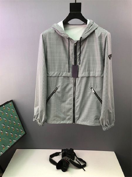 2020 europe luxury italy milan reflective triangle metal logo zipper mens gradient gray jacket women skin coat windproof hooded coat, Black;brown
2020 europe luxury italy milan reflective triangle metal logo zipper mens gradient gray jacket women skin coat windproof hooded coat, Black;brown