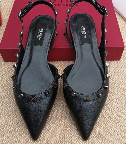 classics v brand women flat sandal with rivets real leather women wedding shoes one belt pointed toe black leather shoes 34-43
classics v brand women flat sandal with rivets real leather women wedding shoes one belt pointed toe black leather shoes 34-43