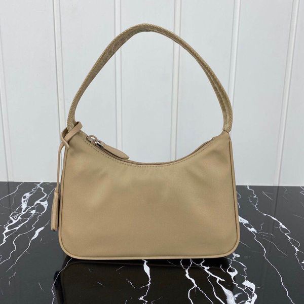 high 5a quality fashion bag moon shaped middle ages shoulder bags 515 tote hobo for women's chest pack women handbags messenger bag par
high 5a quality fashion bag moon shaped middle ages shoulder bags 515 tote hobo for women's chest pack women handbags messenger bag par