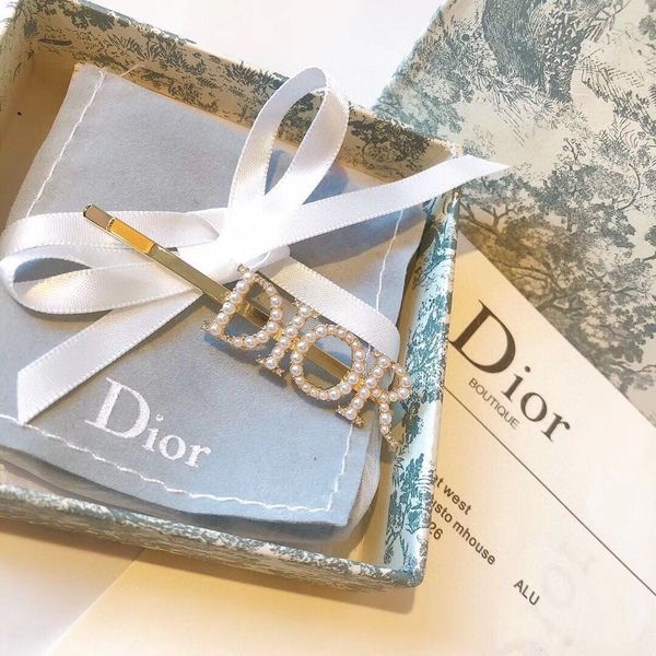 luxury letter acrylic hairpin fixed hair styling plus crystal hairpin embellished with ten full shape styling artifact card 0002, Golden;silver
luxury letter acrylic hairpin fixed hair styling plus crystal hairpin embellished with ten full shape styling artifact card 0002, Golden;silver