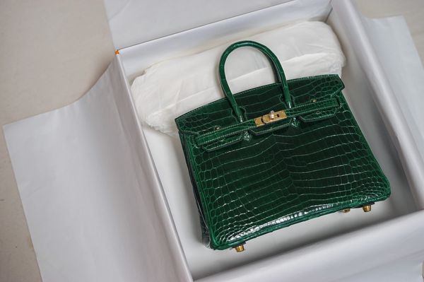 factory wholesale crocodile skin 25cm design briikin pursefully handmade wax thread,have both gold and silver hardware,by order about 15days
factory wholesale crocodile skin 25cm design briikin pursefully handmade wax thread,have both gold and silver hardware,by order about 15days
