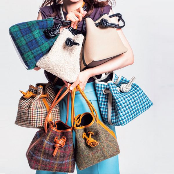 luxury handbags women bags designer woolen drawstring button bucket bag houndstooth plaid simple imitation lamb wool bag
luxury handbags women bags designer woolen drawstring button bucket bag houndstooth plaid simple imitation lamb wool bag