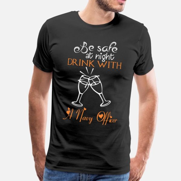 be safe в ночное время напиток с navy officer тенниска мужчины печати хлопка crew neck одежда фитнес новая мода лето стиль прохладной рубашк
be safe в ночное время напиток с navy officer тенниска мужчины печати хлопка crew neck одежда фитнес новая мода лето стиль прохладной рубашк