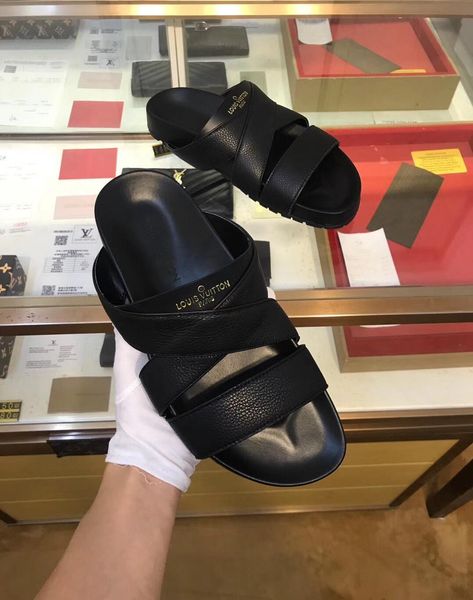 2020 latest black leather casual slippers men casual shoes fashion trend comfortable shoe size 38-45 type 39745400604ab
2020 latest black leather casual slippers men casual shoes fashion trend comfortable shoe size 38-45 type 39745400604ab