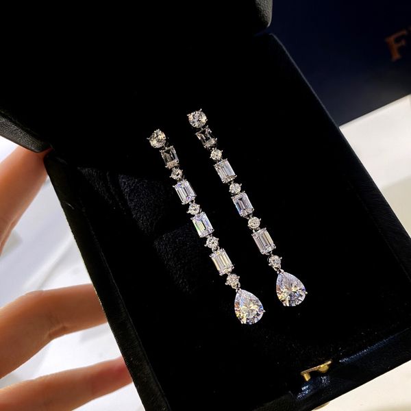 2020 early autumn luxury party earrings diamond earrings multi cut diamond party wedding fashion earrings s925 sterling silver gold-plated
2020 early autumn luxury party earrings diamond earrings multi cut diamond party wedding fashion earrings s925 sterling silver gold-plated
