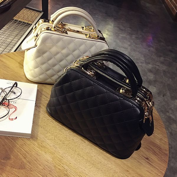 2020 winter new style shoulder bag casual rhombus chain square sling bag women's fashion handbag messenger
2020 winter new style shoulder bag casual rhombus chain square sling bag women's fashion handbag messenger