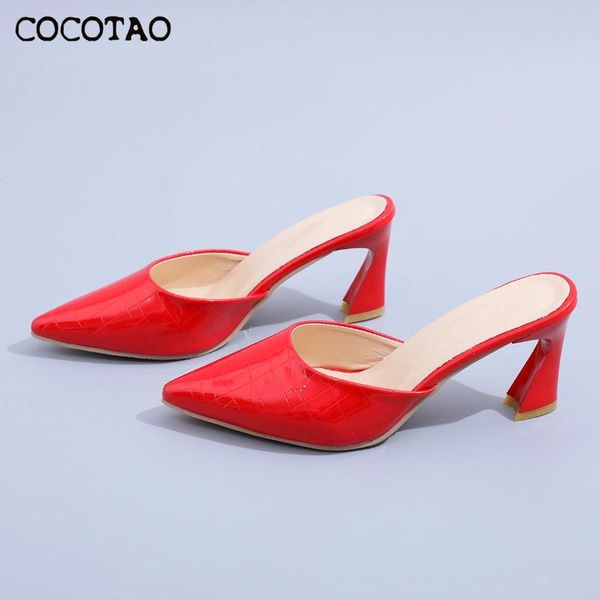 2020 spring sandals and slippers female baotou slippers with non-slip british fashion high heels thick with wild fashion slipper, Black
2020 spring sandals and slippers female baotou slippers with non-slip british fashion high heels thick with wild fashion slipper, Black
