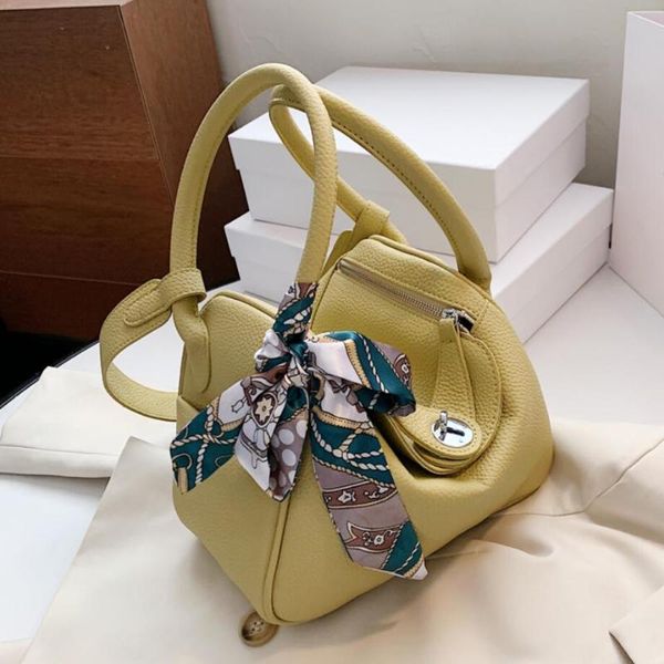 shoulder bags elegant female ribbon tote bag 2021 fashion high-quality pu leather women's designer handbag lock messenger
shoulder bags elegant female ribbon tote bag 2021 fashion high-quality pu leather women's designer handbag lock messenger