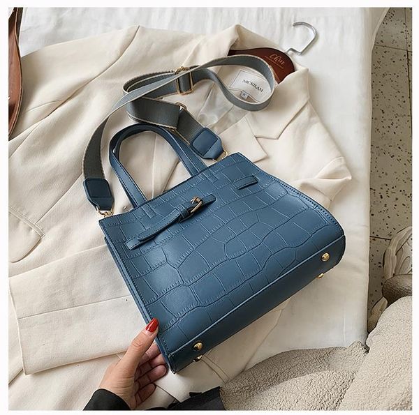 elegant stone pattern female tote bag 2020 fashion new quality pu leather women's designer handbag small shoulder messenger bag
elegant stone pattern female tote bag 2020 fashion new quality pu leather women's designer handbag small shoulder messenger bag