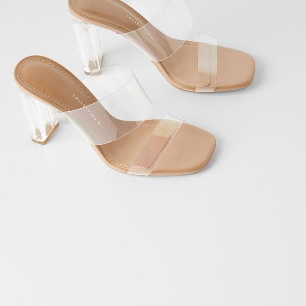 2020 Best Selling Women PVC Jelly Sandals 9 CM Square Toes Crystal Chunky Heels Open Toes Transparent Designer Shoes
2020 Best Selling Women PVC Jelly Sandals 9 CM Square Toes Crystal Chunky Heels Open Toes Transparent Designer Shoes
