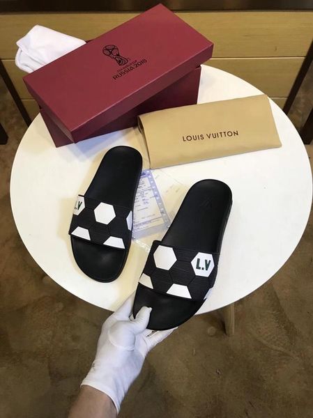 2020 new trend fashion waterfront open toe sandals brand high-end shoes men's slippers copy11111
2020 new trend fashion waterfront open toe sandals brand high-end shoes men's slippers copy11111